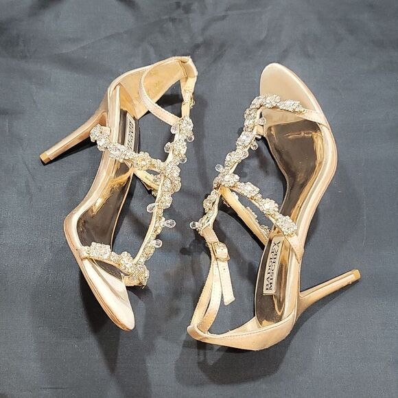 BRAND NEW BADGLEY MISCHKA JEWELED T-STRAP WOMEN"S SANDALS - Picture 9 of 16